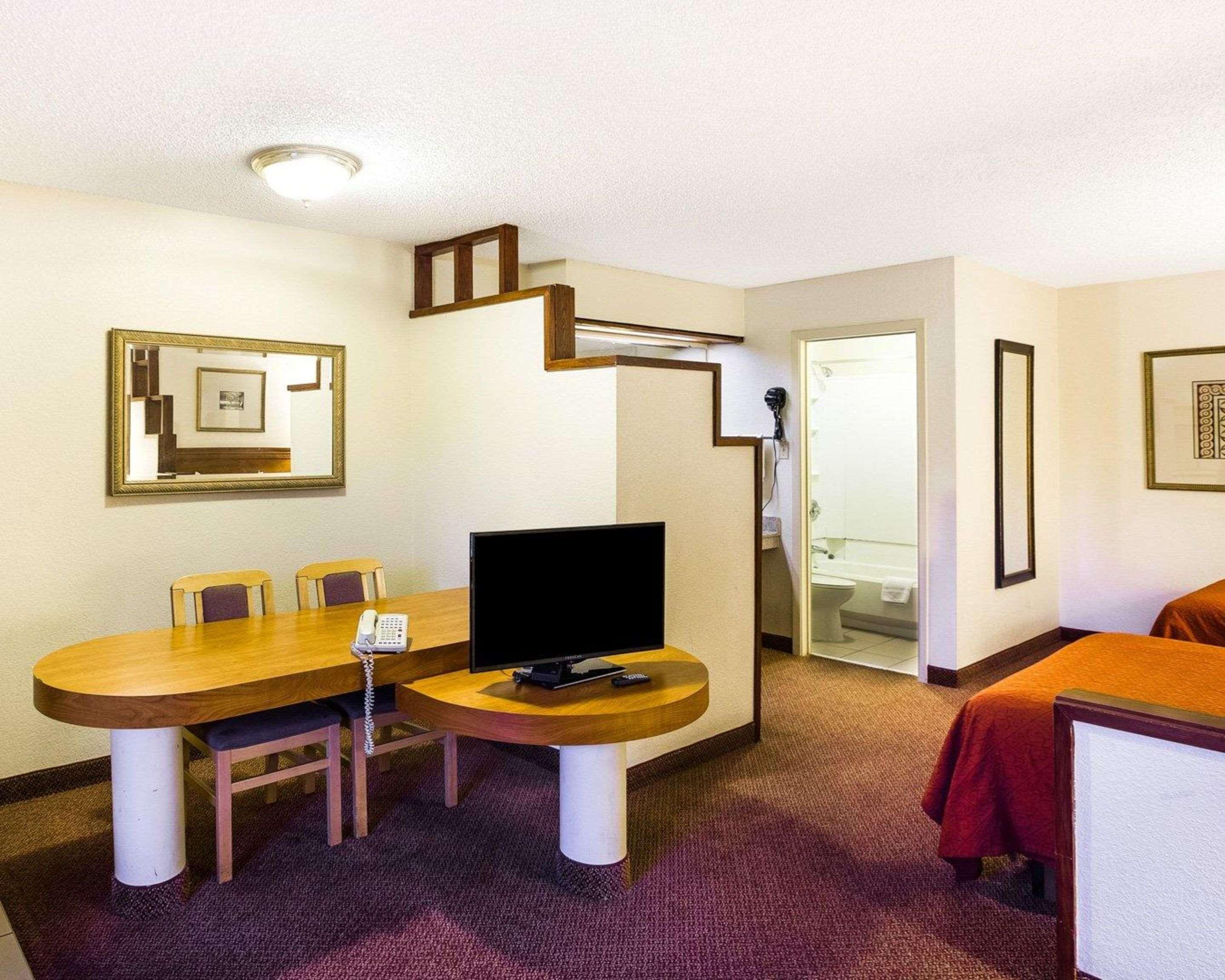 סן אנטוניו Rodeway Inn & Suites South Of Fiesta Park מראה חיצוני תמונה