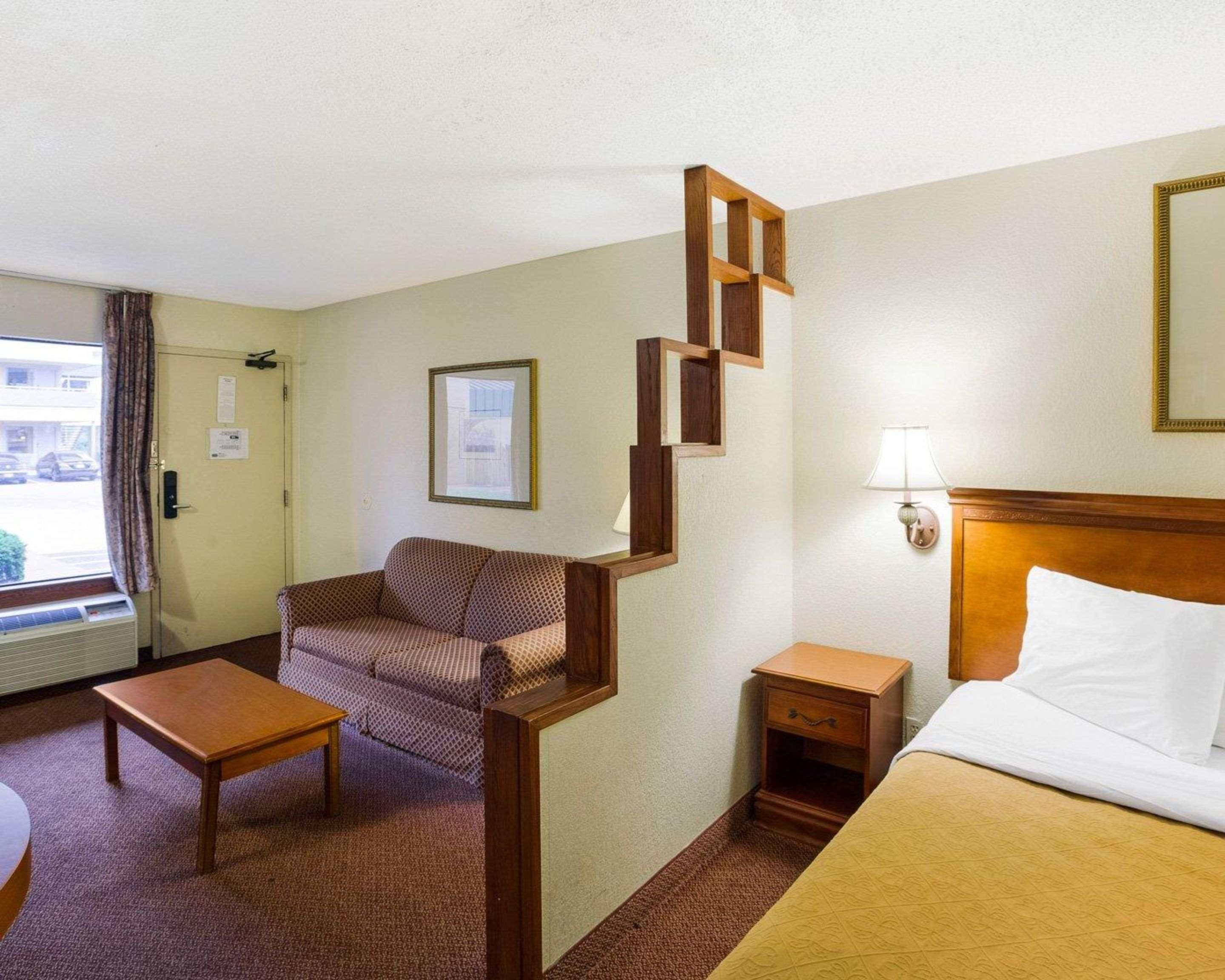סן אנטוניו Rodeway Inn & Suites South Of Fiesta Park מראה חיצוני תמונה