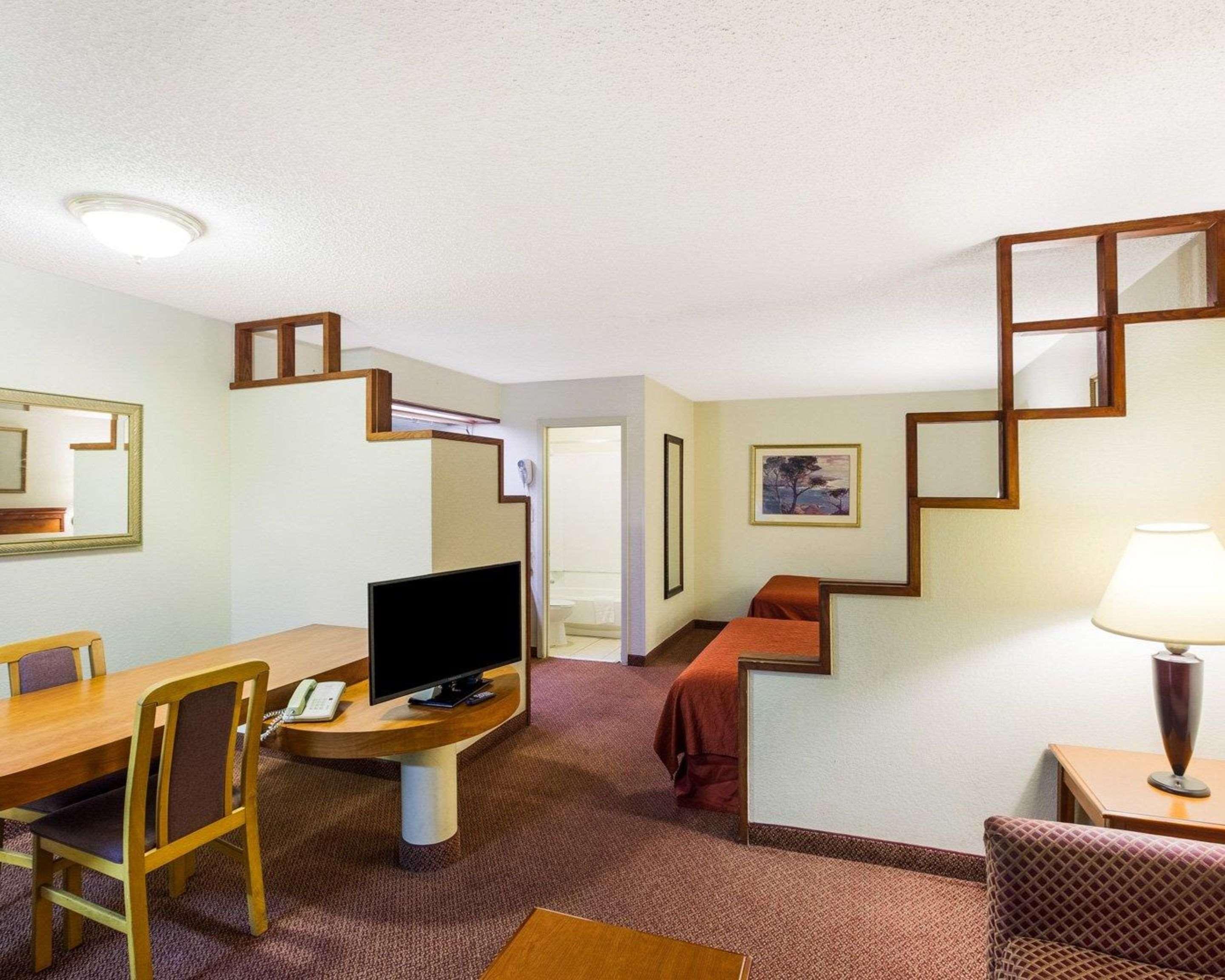 סן אנטוניו Rodeway Inn & Suites South Of Fiesta Park מראה חיצוני תמונה