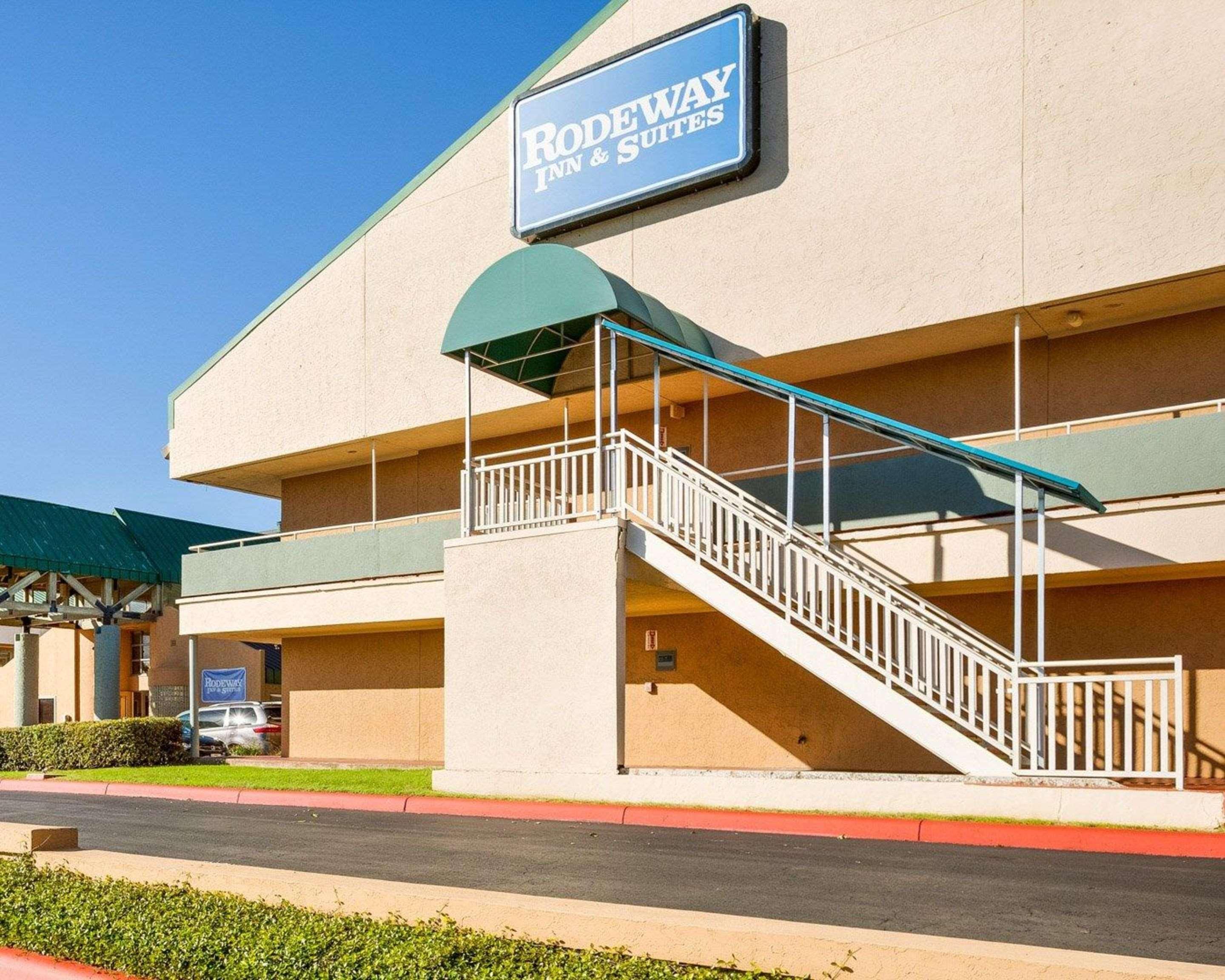 סן אנטוניו Rodeway Inn & Suites South Of Fiesta Park מראה חיצוני תמונה
