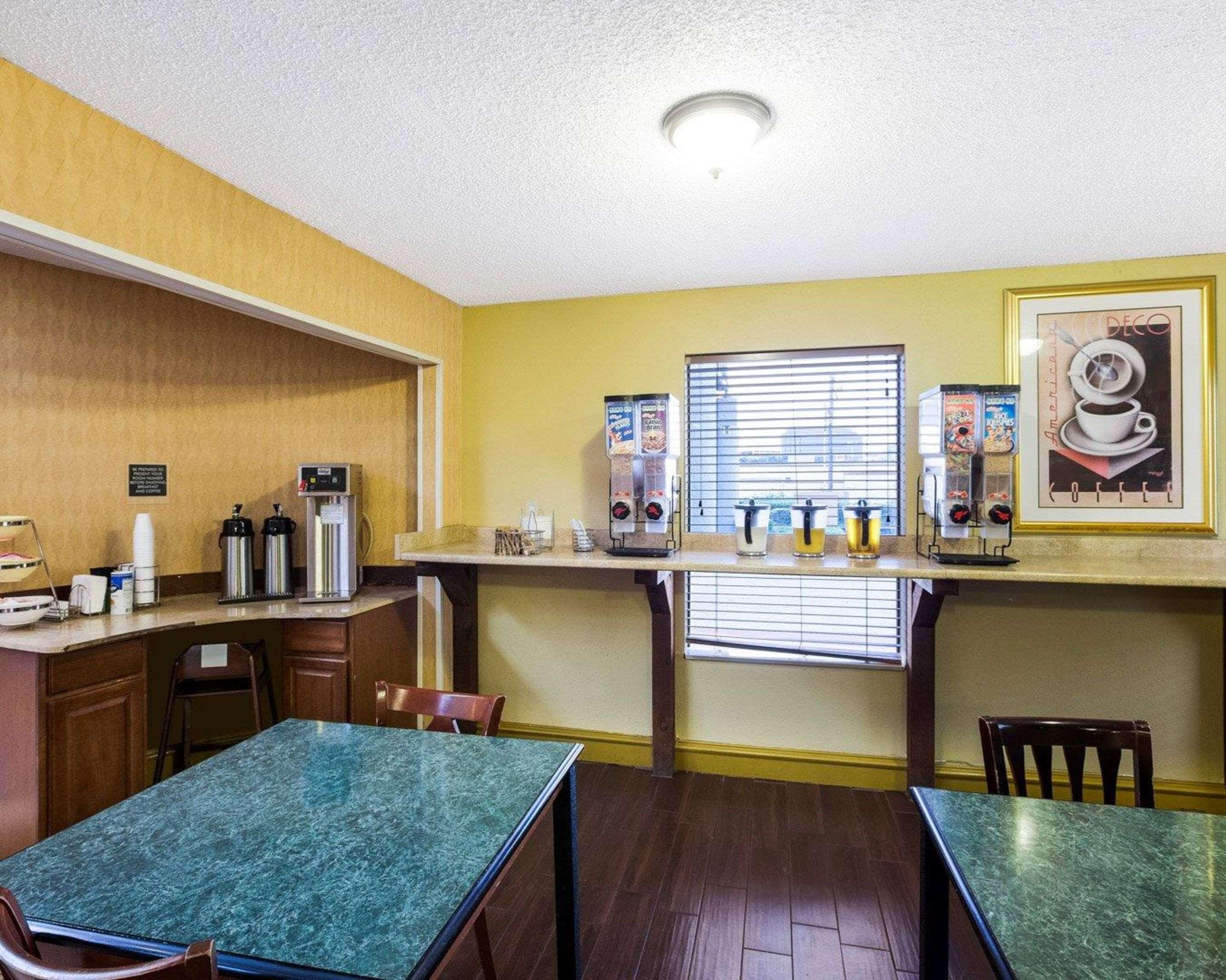 סן אנטוניו Rodeway Inn & Suites South Of Fiesta Park מראה חיצוני תמונה